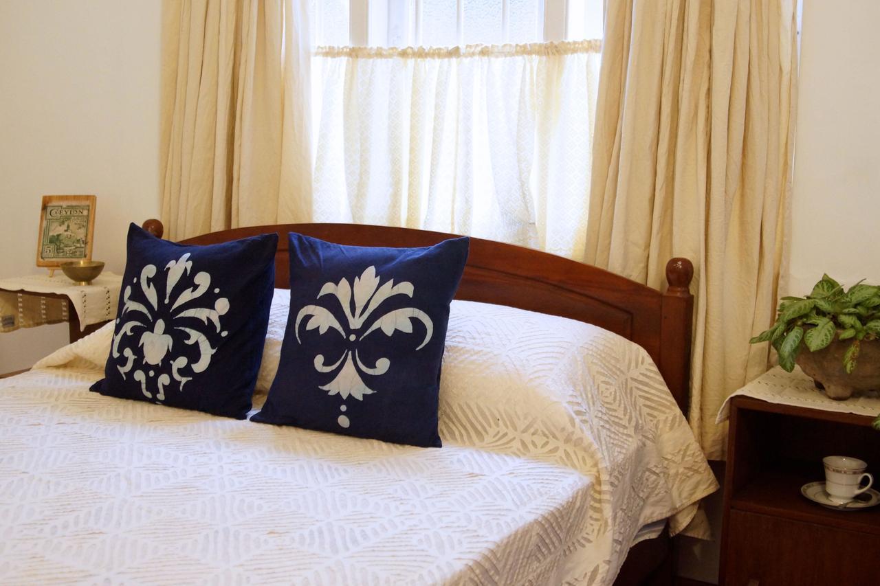 Charming Homestay By The Beach Dehiwala-Mount Lavinia ภายนอก รูปภาพ