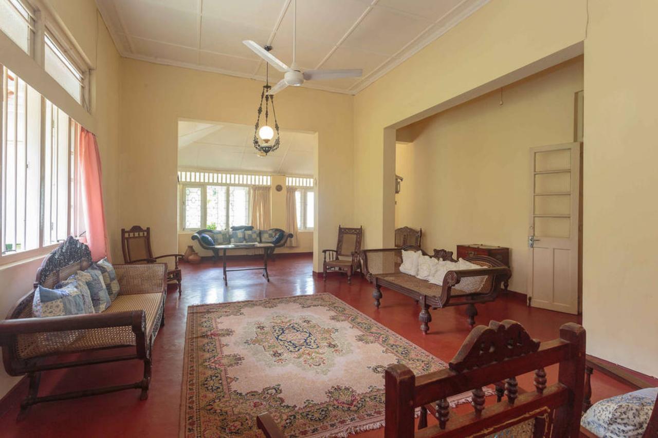 Charming Homestay By The Beach Dehiwala-Mount Lavinia ภายนอก รูปภาพ