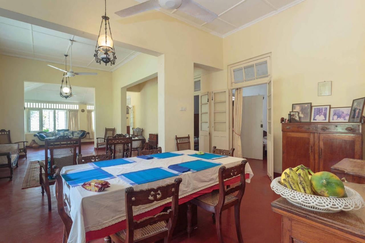 Charming Homestay By The Beach Dehiwala-Mount Lavinia ภายนอก รูปภาพ
