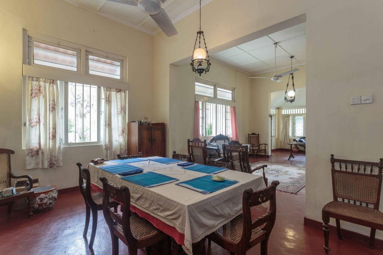 Charming Homestay By The Beach Dehiwala-Mount Lavinia ภายนอก รูปภาพ
