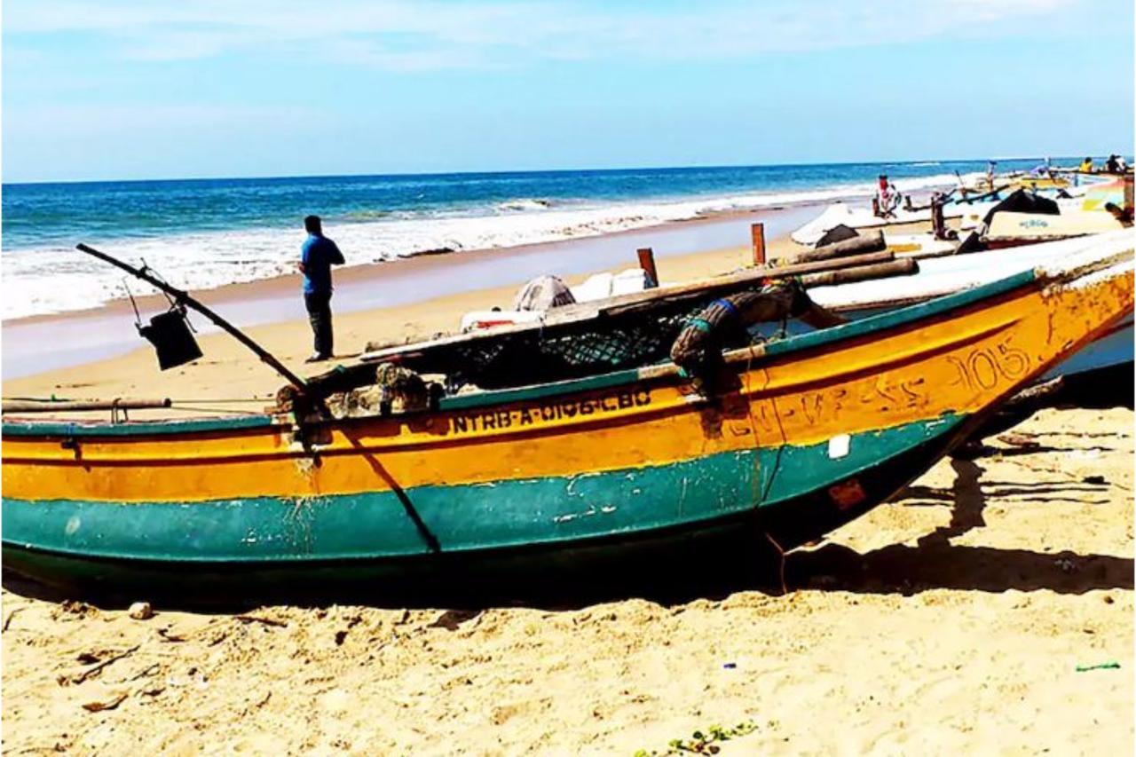 Charming Homestay By The Beach Dehiwala-Mount Lavinia ภายนอก รูปภาพ