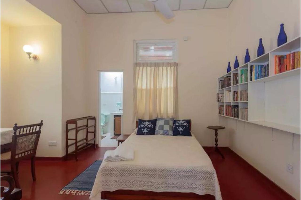 Charming Homestay By The Beach Dehiwala-Mount Lavinia ภายนอก รูปภาพ