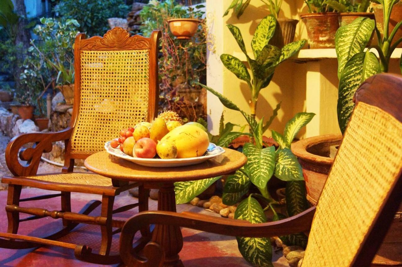 Charming Homestay By The Beach Dehiwala-Mount Lavinia ภายนอก รูปภาพ