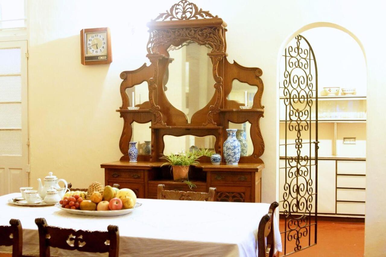 Charming Homestay By The Beach Dehiwala-Mount Lavinia ภายนอก รูปภาพ