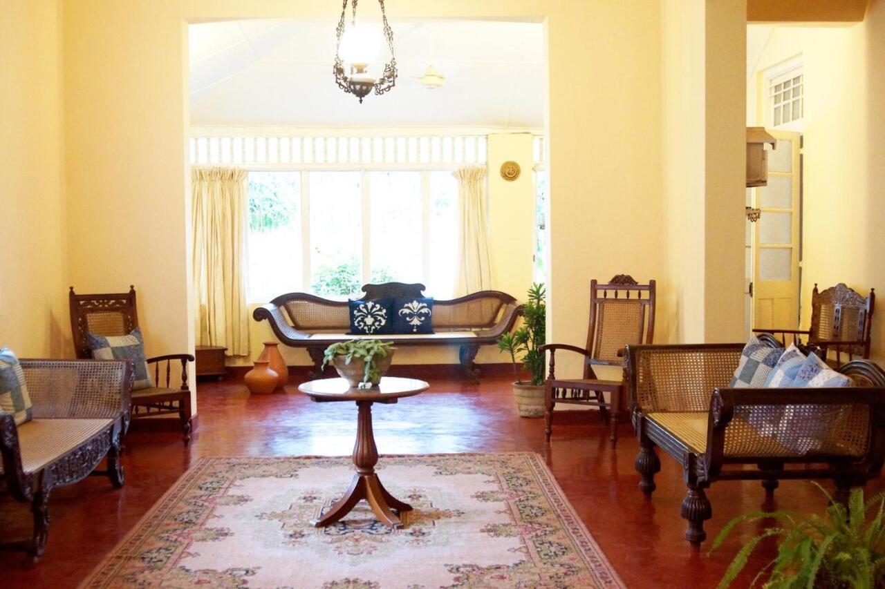 Charming Homestay By The Beach Dehiwala-Mount Lavinia ภายนอก รูปภาพ