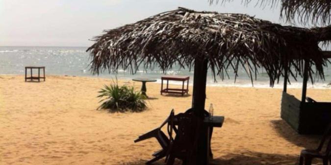 Charming Homestay By The Beach Dehiwala-Mount Lavinia ภายนอก รูปภาพ